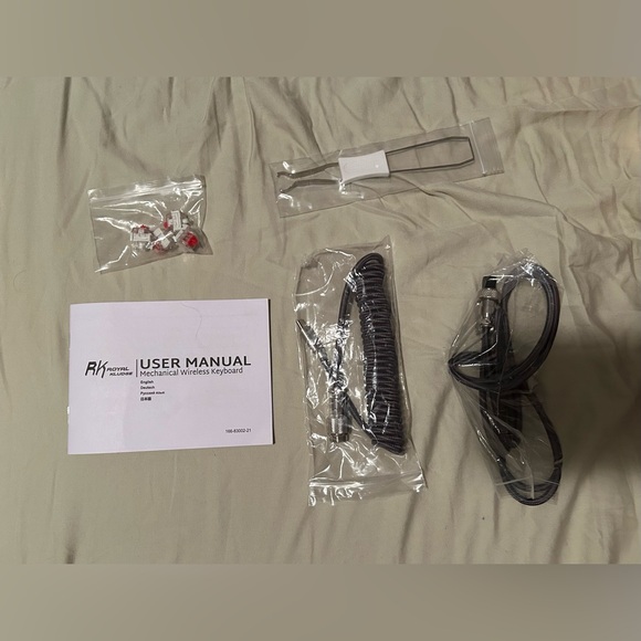 RK61 led keyboard Bluetooth - Picture 4 of 4